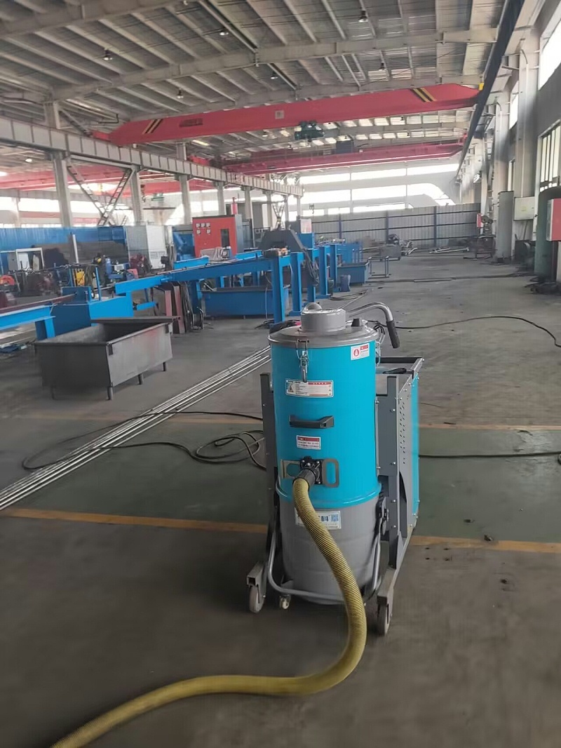 380V工业吸尘器喷漆